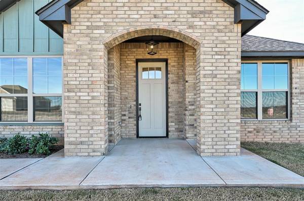 2087 Cash CT, Blanchard, OK 73010