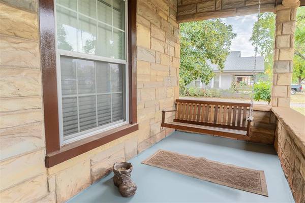 828 N Pine ST, Pauls Valley, OK 73075
