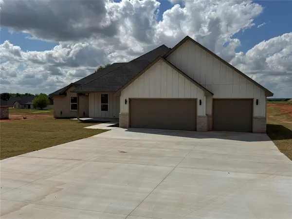 2443 Wolf Creek BND, Blanchard, OK 73010