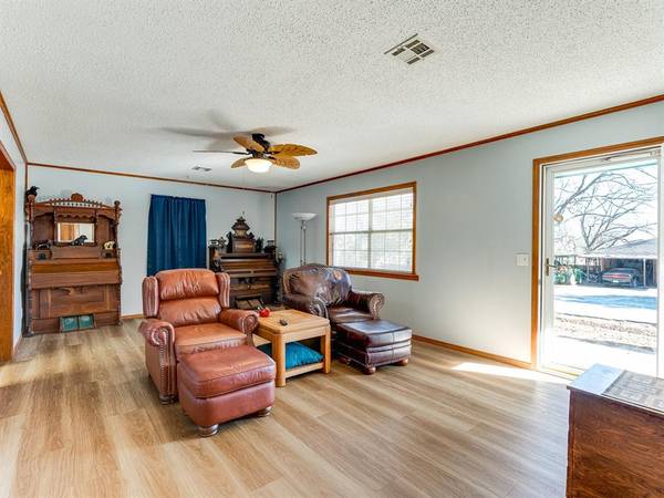 9 N Jerome ST, Coalgate, OK 74538