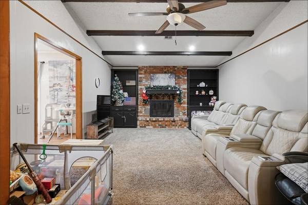 405 W Adams ST, Mangum, OK 73554