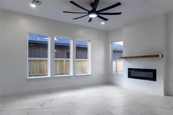 2025 NE 15th ST, Oklahoma City, OK 73117