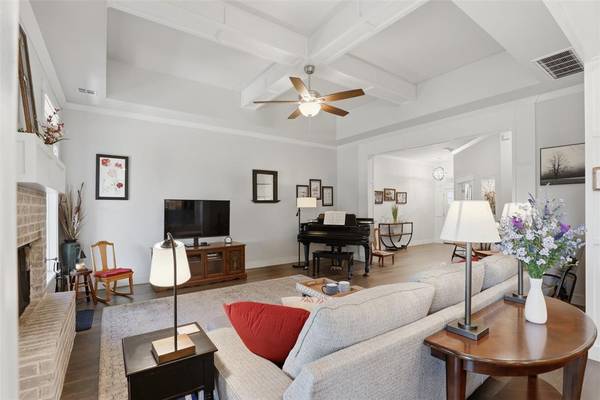 8616 Snow CT, Edmond, OK 73007