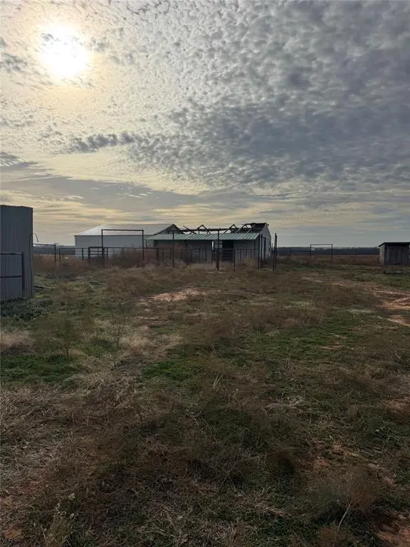 273453 E 1780 RD, Comanche, OK 73529