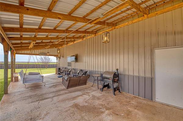 514 E Tenth ST, Leedey, OK 73654