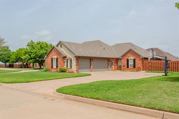 606 Frank DR, Okarche, OK 73762