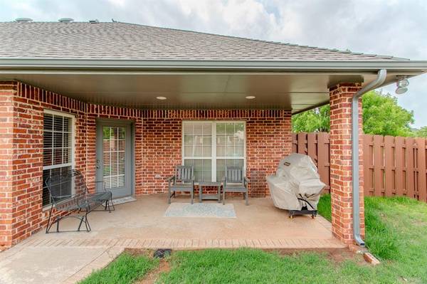 606 Frank DR, Okarche, OK 73762
