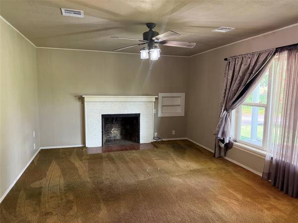 1027 E 1st ST, Chandler, OK 74834