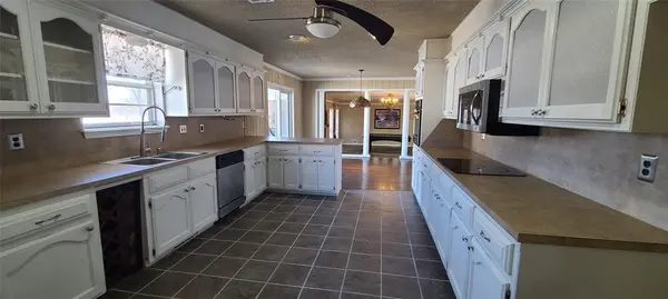 27 Willowbrook, Shawnee, OK 74804
