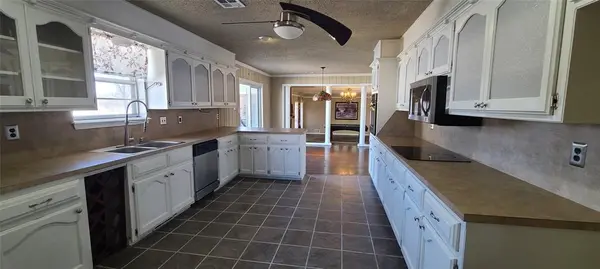 27 Willowbrook, Shawnee, OK 74804