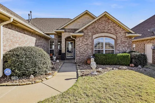9032 NW 79th TER, Yukon, OK 73099