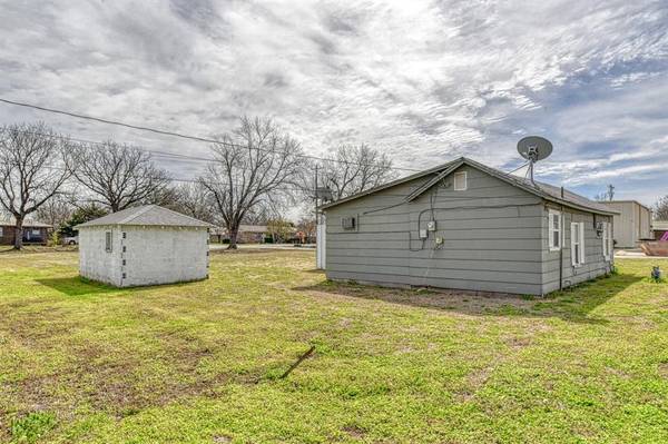 610 Loy ST, Meeker, OK 74855