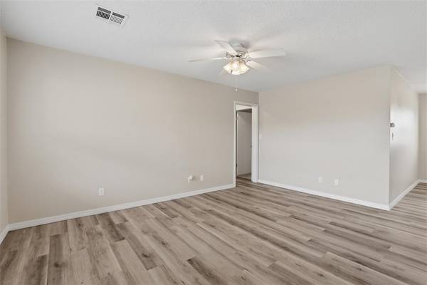 228 S 5th AVE, Stroud, OK 74079
