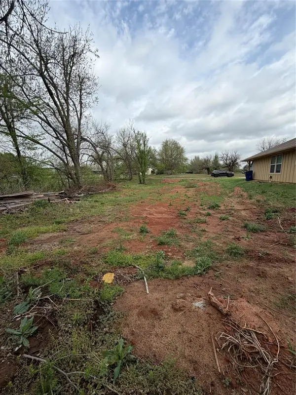 E Rutgers AVE, Guthrie, OK 73044