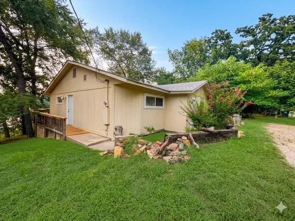 1106 Peninsula DR, Fort Towson, OK 74735