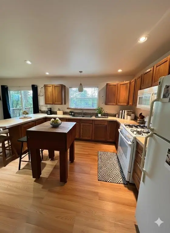 1106 Peninsula DR, Fort Towson, OK 74735