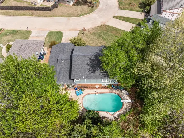 6004 Marlow LN, Oklahoma City, OK 73132