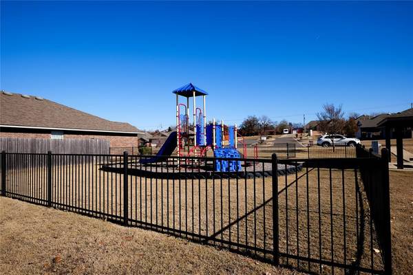 2545 Turtle WAY, Midwest City, OK 73130