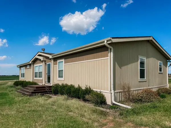10091 County Street 2620 ST, Lookeba, OK 73053