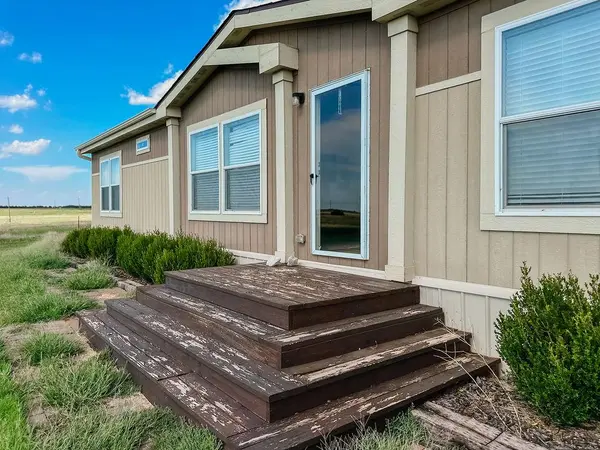 10091 County Street 2620 ST, Lookeba, OK 73053