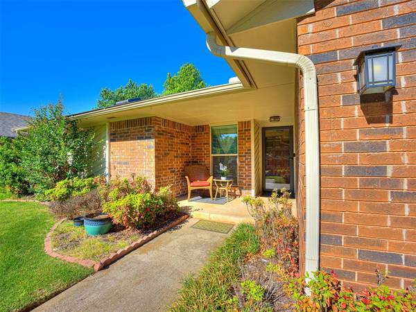 809 Lakeside CIR, Edmond, OK 73012