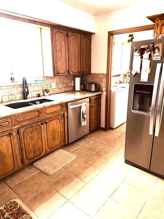 221 Sooner RD, Holdenville, OK 74848
