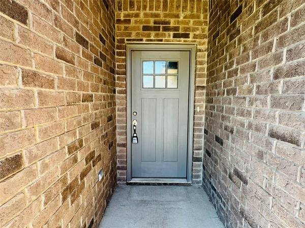 8901 Poppey PL, Yukon, OK 73099