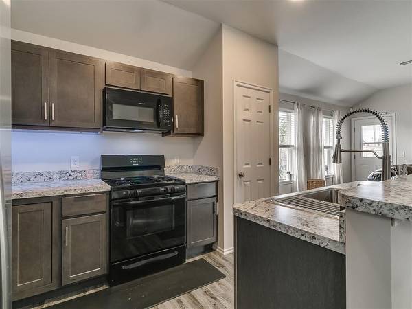 11036 NW 94th TER, Yukon, OK 73099