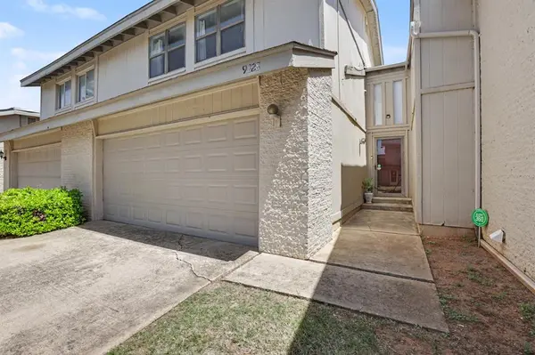 9828 Hefner Village PL, Oklahoma City, OK 73162