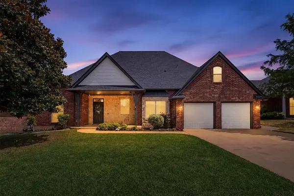 305 E Richmond TER, Mustang, OK 73064