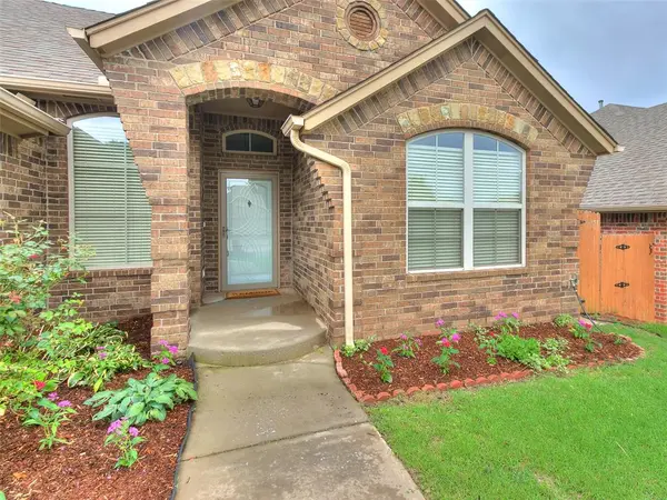 12824 NW 6th ST, Yukon, OK 73099