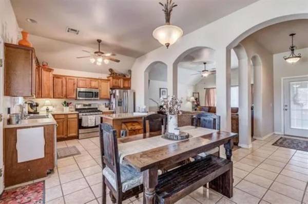 1101 Reynolds AVE, Perkins, OK 74059