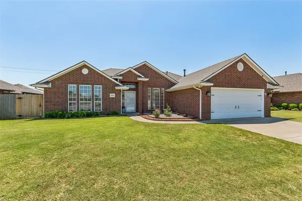 8204 NW 71st ST, Oklahoma City, OK 73132