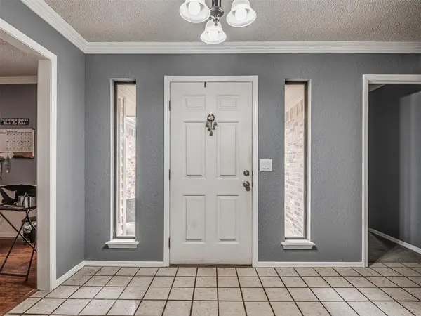 617 S Willowood DR, Yukon, OK 73099