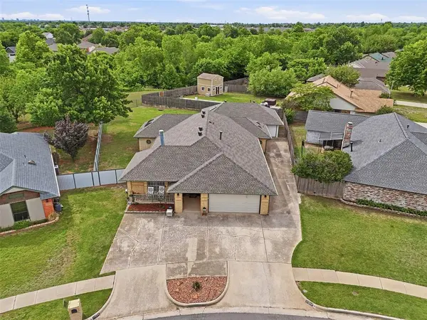 11304 Windmill PL, Oklahoma City, OK 73162