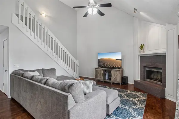 625 Fire Light DR, Moore, OK 73160