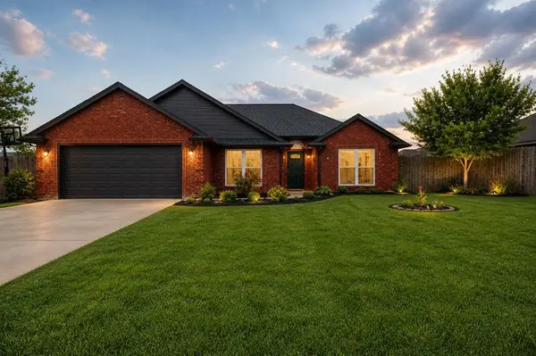 39 NE Deerfield DR, Elgin, OK 73538