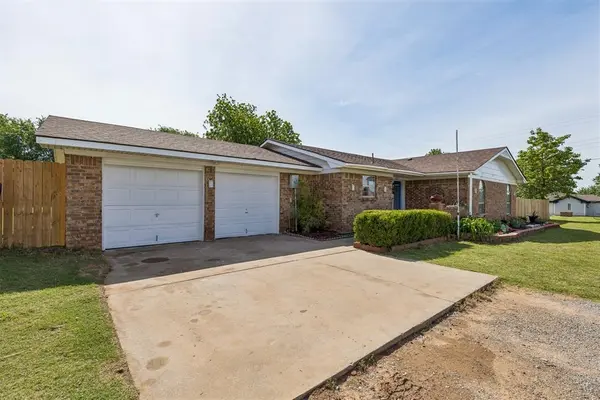 102 N Locust ST, Fletcher, OK 73541