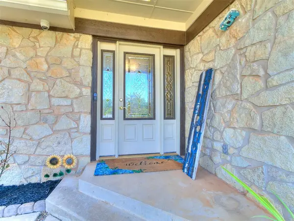 6309 Paschall CT, Oklahoma City, OK 73132-5622