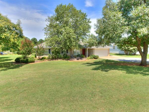 46 Shady Grove RD, Mcloud, OK 74851