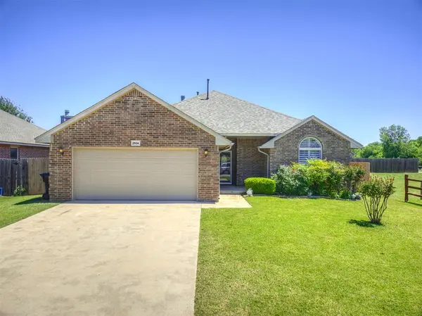 2504 Rookhaven LN, Yukon, OK 73099