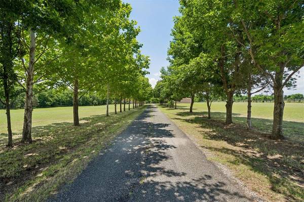 706 W Chestnut RD, Washington, OK 73093