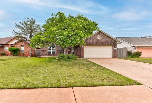 1109 NE 25th ST, Moore, OK 73160