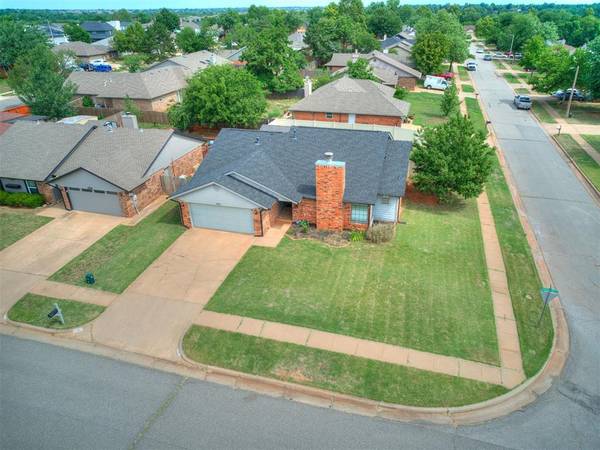 2901 Summer Set TRL, Edmond, OK 73012