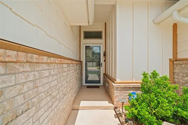 18712 Austin PL, Edmond, OK 73012