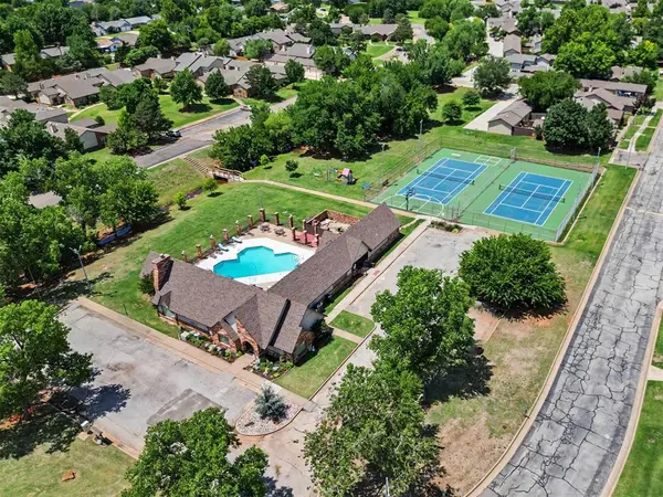 13711 E Crossing WAY, Edmond, OK 73013