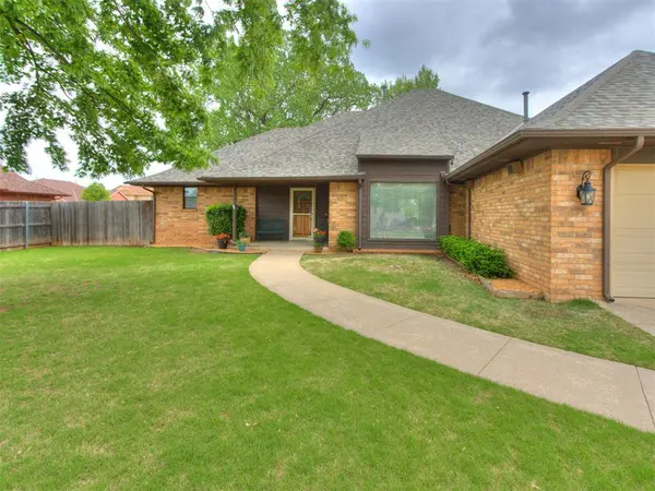 12200 Royal Coach DR, Yukon, OK 73099
