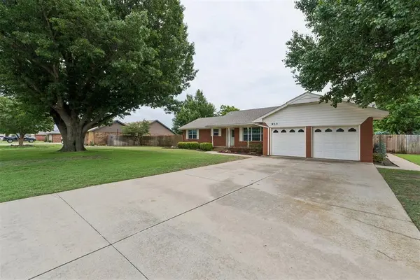 920 NW 32nd ST, Moore, OK 73160