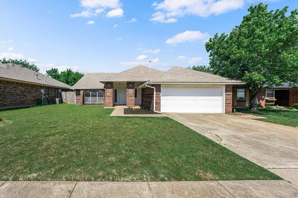 12021 Moon Beam DR, Oklahoma City, OK 73162