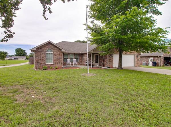 401 S 10th AVE, Stroud, OK 74079